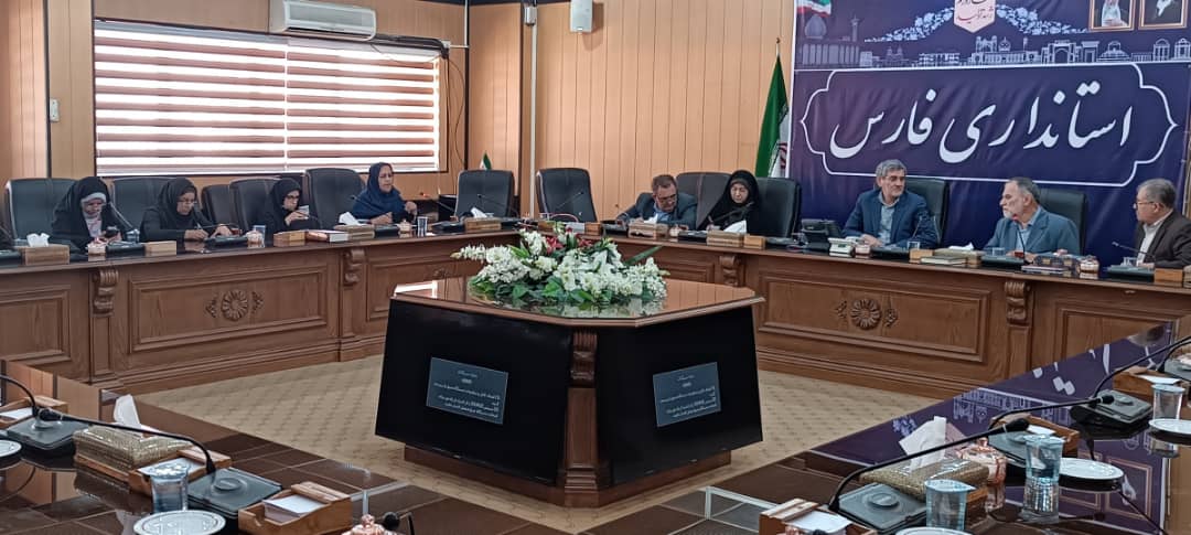 جلسه اعضای موسسه نابینایان توانگران کارآفرین شیراز با استاندار فارس