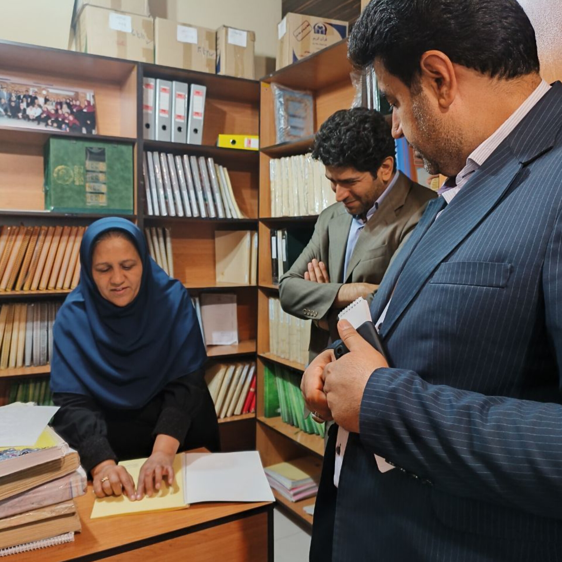 بازدید مدیر کل فناوری اطلاعات استانداری فارس از مؤسسه نابینایان توانگران کارآفرین شیراز